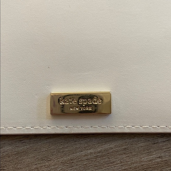 Kate Spade Sweet Pea wristlet bag - Picture 3 of 6